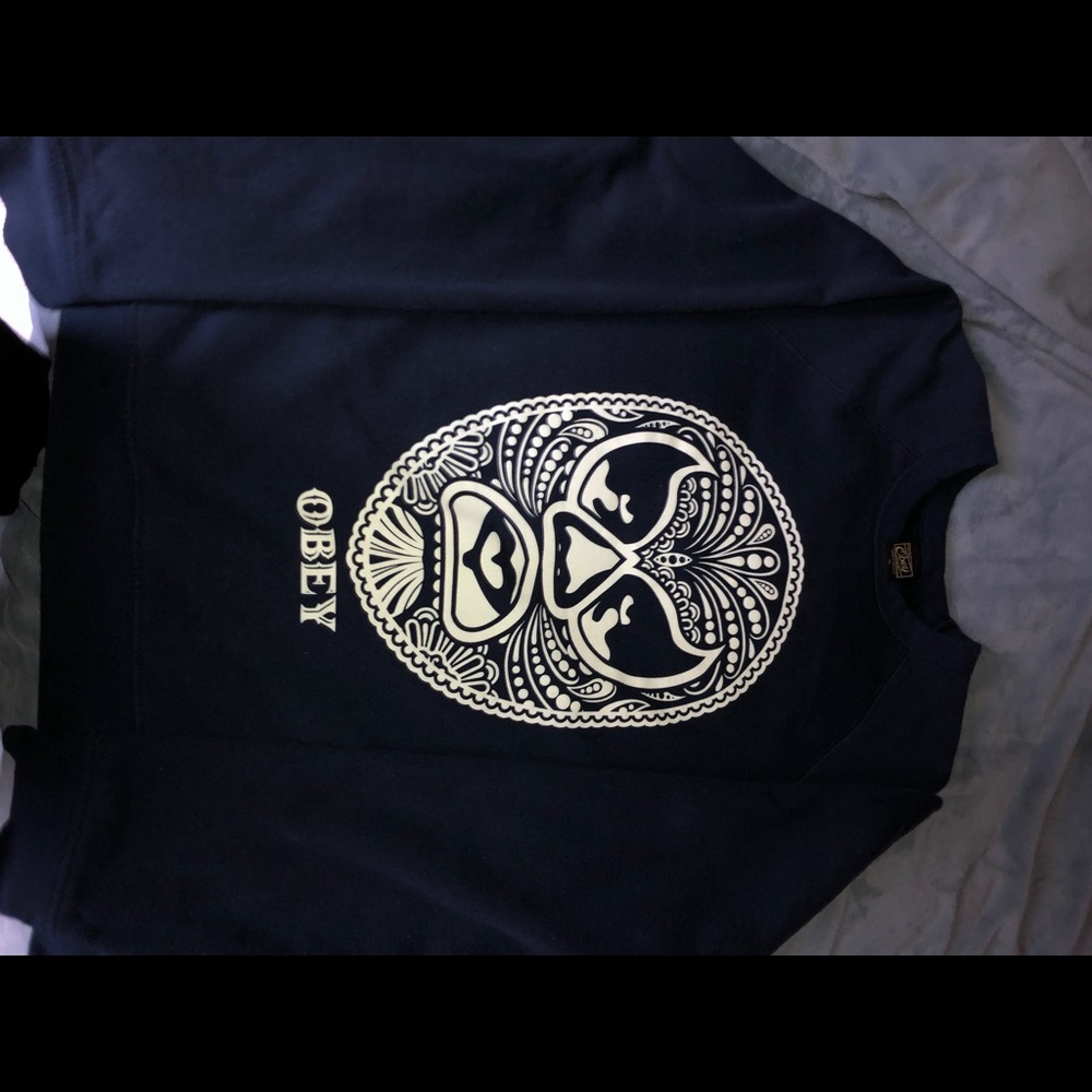 Obey sweater